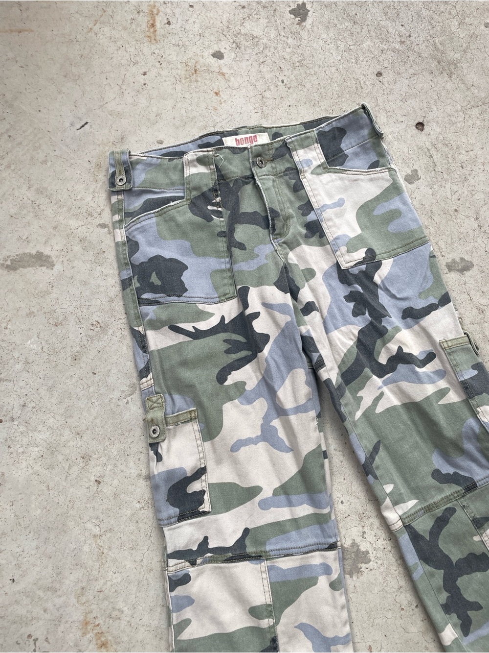 Bongo RARE Vintage Y2K Camo Cargo Low Rise Capri Pants - Picture 2 of 5